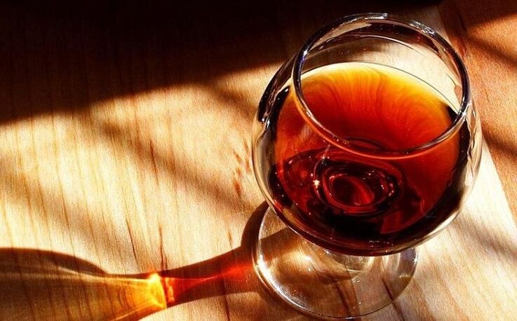 Cognac usato per rimuovere i parassiti dal corpo