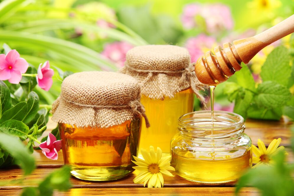 Il miele è un rimedio popolare antielmintico che elimina i parassiti negli adulti e nei bambini. 