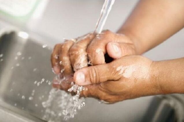 Infezione da acqua in un approvvigionamento idrico